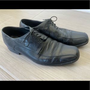 Used Hugo Boss men’s shoes black color size 9 US